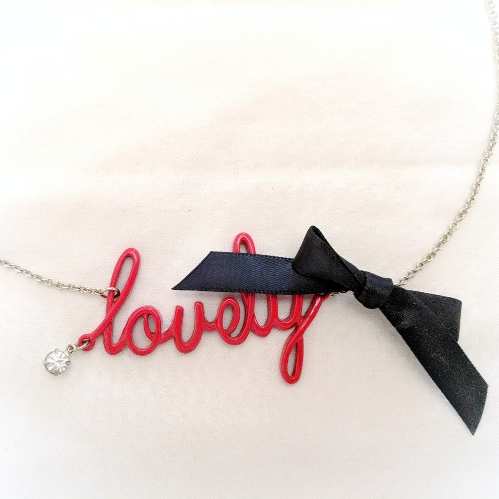 3/$10 Lovely Necklace | costume jewelry